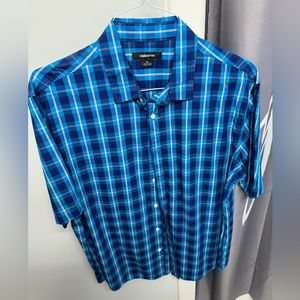 Men’s casual short sleeve button down